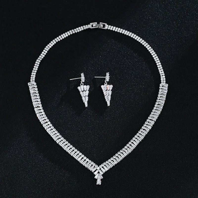 Emmaya, новое поступление, Оригинальное дизайнерское ожерелье и серьги треугольной формы с цирконием AAA для женщин, элегантный комплект ювелирных изделий, подарок для вечеринки.