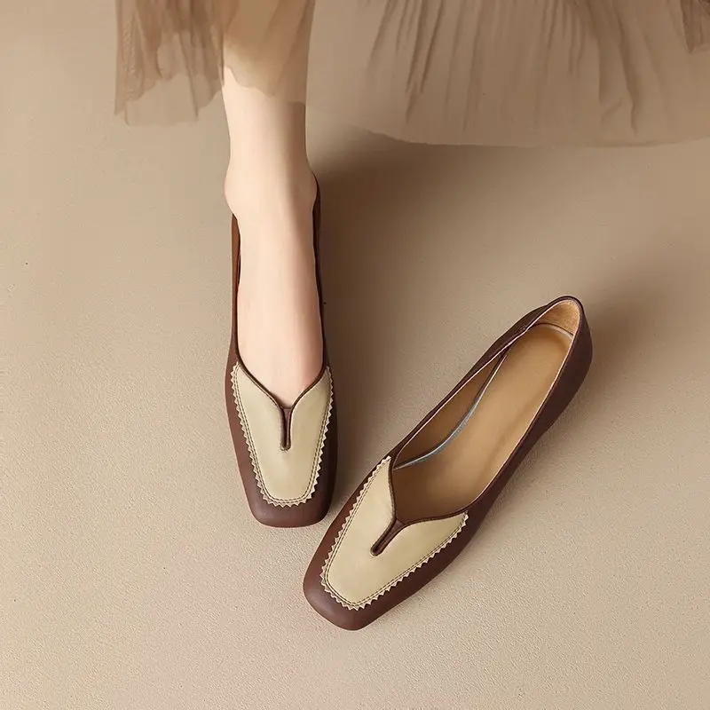 Женская обувь с квадратным носком в тон 2023 Новая мода Мягкая обувь на среднем толстом каблуке Французская элегантность Повседневные женские балетки