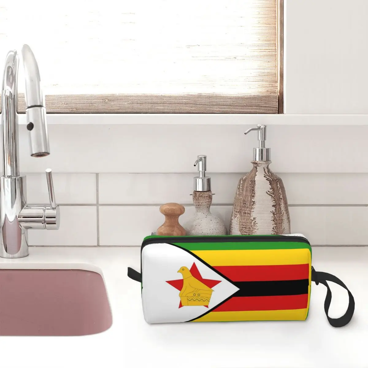 Косметичка с национальным флагом Зимбабве, Женские косметички, Дорожная Водонепроницаемая сумка для туалетных принадлежностей, сумка-органайзер для хранения Изображение 1 